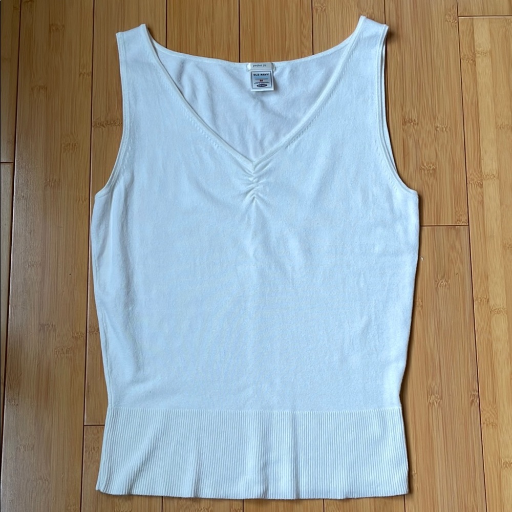 Old Navy ivory winter white sleeveless shell tank sweater